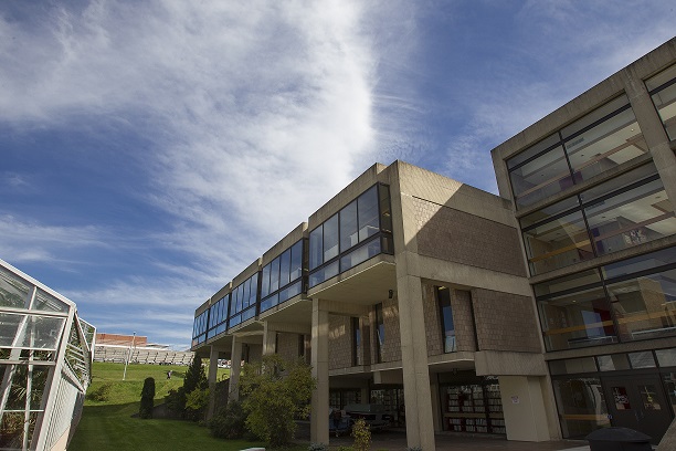 External picture of the Science Library during the day