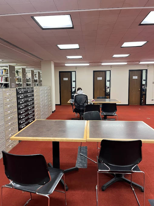 Tables and chairs in the Fine Arts Collection section of Bartle Library.